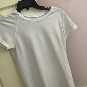white lululemon swiftly tech